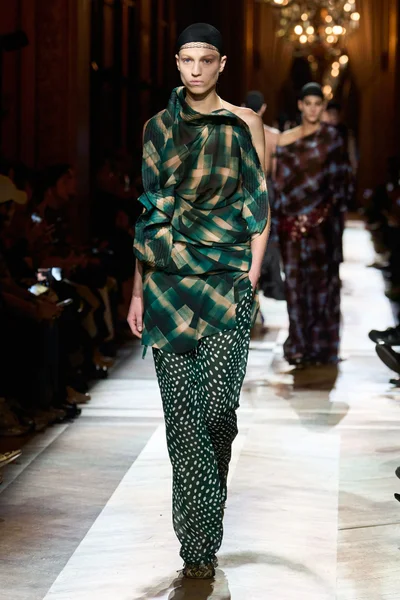 Look 40